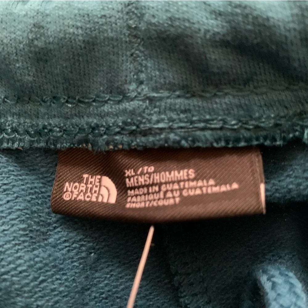 The North Face Men’s Logo Fleece Shorts